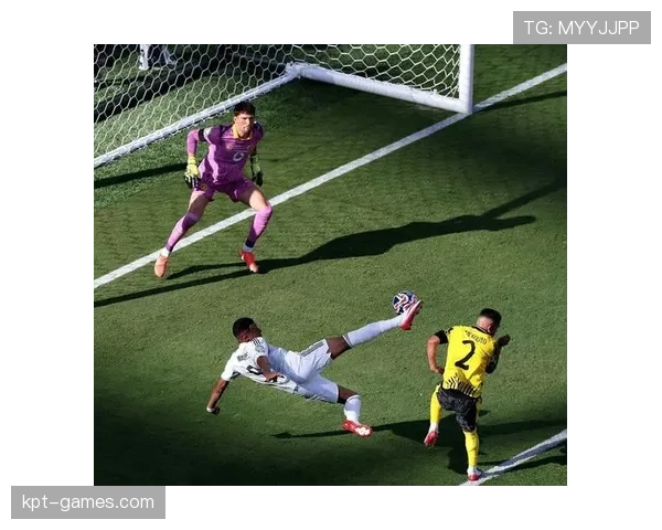 姆巴佩闪耀赛场，关键进球助球队逆转夺三分